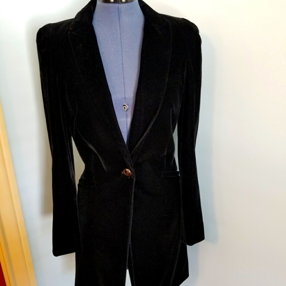THEME Long Black velvet blazer
